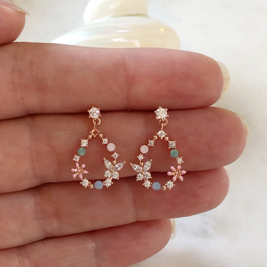 Tiny Dangle Flower Earrings